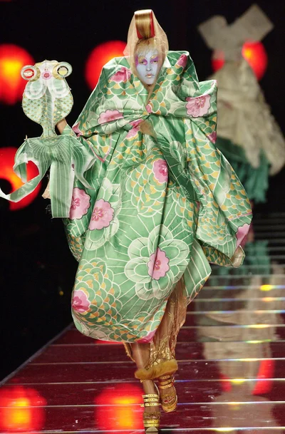 Look 25